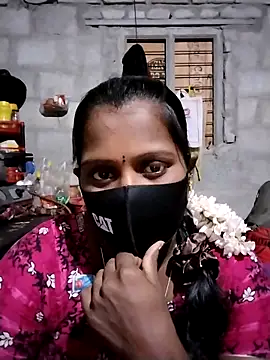 Snapshot of Tamil_Hot_Sandy chatting on 02-07-26, 05:38 Tamil Hot Sandy online show from 02-07-26, 05:38