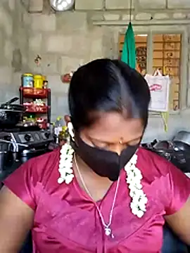 Snapshot of Tamil_Hot_Sandy chatting on 02-12-26, 05:02 Tamil Hot Sandy online show from 02-12-26, 05:02