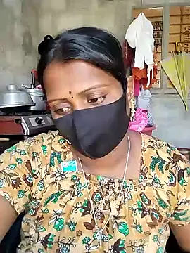 Snapshot of Tamil_Hot_Sandy chatting on 02-13-26, 07:15 Tamil Hot Sandy online show from 02-13-26, 07:15