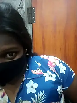 Snapshot of Tamil_Hot_Sandy chatting on 02-18-26, 05:58 Tamil Hot Sandy online show from 02-18-26, 05:58