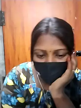 Snapshot of Tamil_Hot_Sandy chatting on 02-18-26, 09:22 Tamil Hot Sandy online show from 02-18-26, 09:22