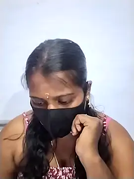 Snapshot of Tamil_Hot_Sandy chatting on 03-13-26, 05:36 Tamil Hot Sandy online show from 03-13-26, 05:36