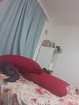 Snapshot of Sexyyeyes244 chatting on 02-04-26, 04:57 Sexyyeyes244 online show from 02-04-26, 04:57