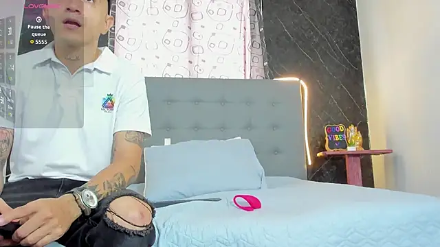 CharlotteAndSimon online show from 02-23-26, 02:25