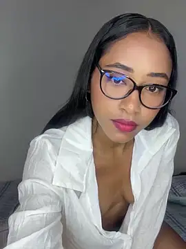 Snapshot of Soleyma_ chatting on 09-30-25, 01:38 Soleyma  online show from 09-30-25, 01:38