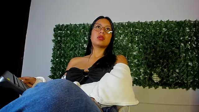 KateValencia online show from 05-08-26, 02:06