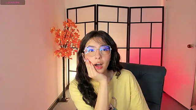 Snapshot of Sweet_pay chatting on 11-24-25, 12:16 Sweet pay online show from 11-24-25, 12:16