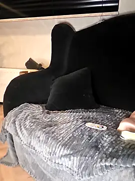 WhimsicalBirdette online show from 04-15-26, 09:48