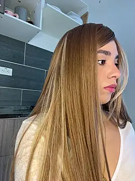 Capricho 01 online show from 03-18-26, 06:00