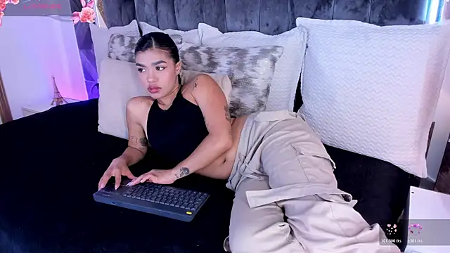 NaylaGrey online show from 06-30-26, 11:33