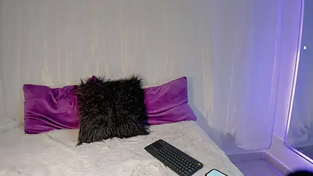 Snapshot of Olivia_Morrys chatting on 02-13-26, 08:05 Olivia Morrys online show from 02-13-26, 08:05