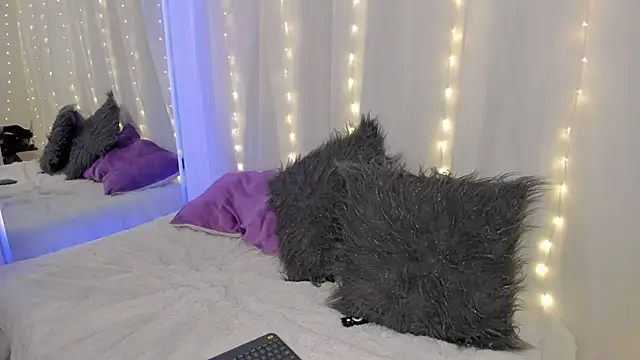 Snapshot of Olivia_Morrys chatting on 03-31-26, 11:27 Olivia Morrys online show from 03-31-26, 11:27