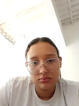 Snapshot of young_dairy01 chatting on 10-07-25, 12:35 young dairy01 online show from 10-07-25, 12:35