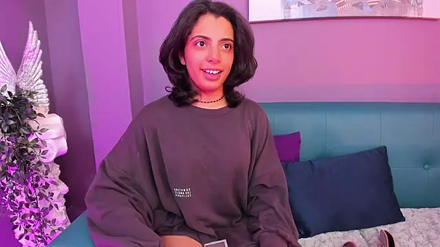 Alessiia   online show from 11-18-25, 03:56