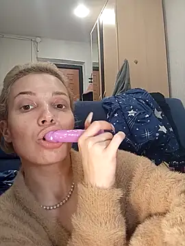 Conny Shellie online show from 11-24-25, 12:10