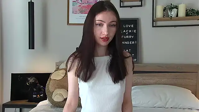 Snapshot of AnaMoonlight chatting on 06-15-26, 01:13 AnaMoonlight online show from 06-15-26, 01:13