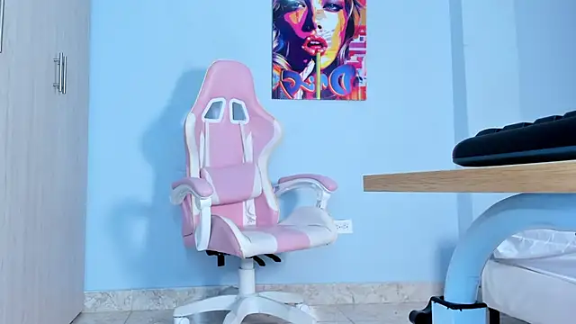 Snapshot of Athenea__fox chatting on 11-08-25, 11:43 Athenea fox online show from 11-08-25, 11:43