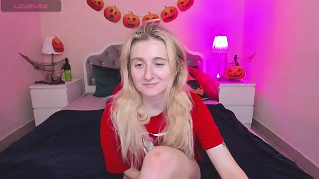 CamillaDreamer online show from 10-26-25, 05:52