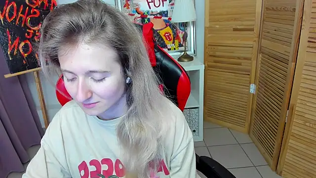 Snapshot of CamillaDreamer chatting on 07-09-26, 10:36 CamillaDreamer online show from 07-09-26, 10:36