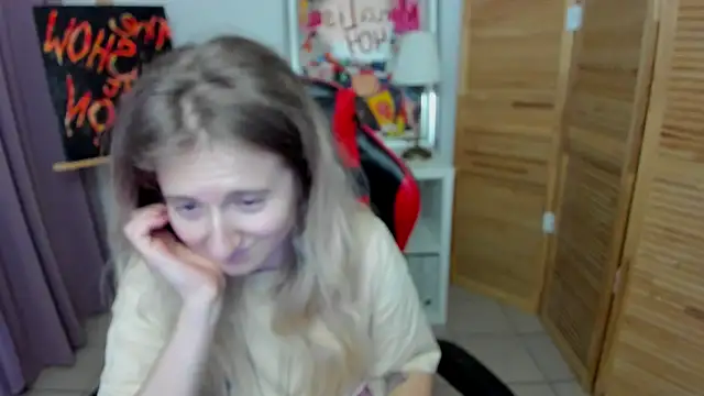 Snapshot of CamillaDreamer chatting on 07-14-26, 10:59 CamillaDreamer online show from 07-14-26, 10:59