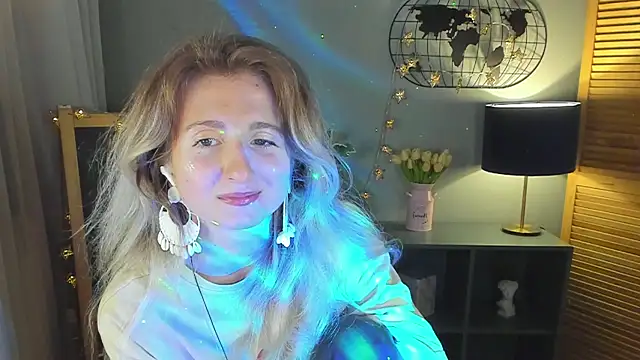 Snapshot of CamillaDreamer chatting on 07-15-26, 11:04 CamillaDreamer online show from 07-15-26, 11:04