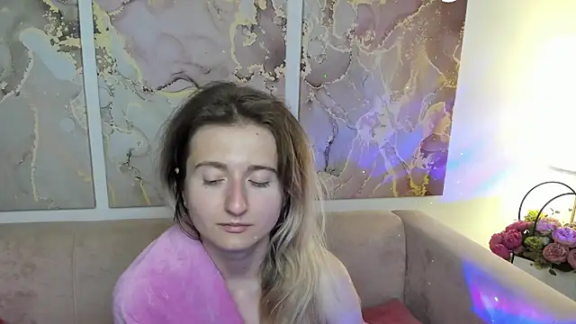 Snapshot of CamillaDreamer chatting on 07-15-26, 11:32 CamillaDreamer online show from 07-15-26, 11:32