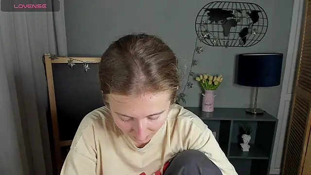 Snapshot of CamillaDreamer chatting on 07-30-26, 01:32 CamillaDreamer online show from 07-30-26, 01:32
