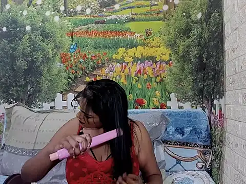 Snapshot of indianswtbella chatting on 10-17-25, 04:37 indianswtbella online show from 10-17-25, 04:37