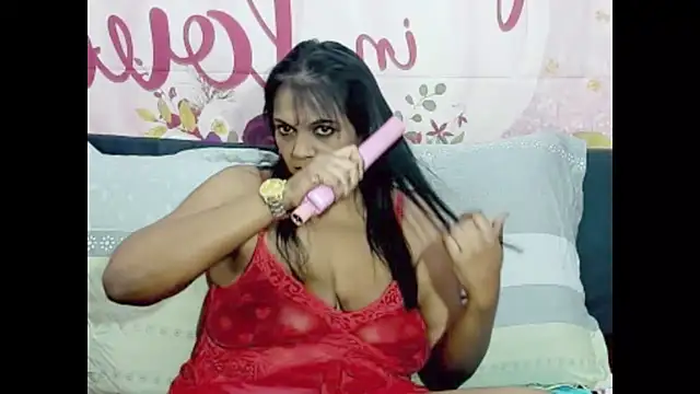 Snapshot of indianswtbella chatting on 11-26-25, 04:57 indianswtbella online show from 11-26-25, 04:57