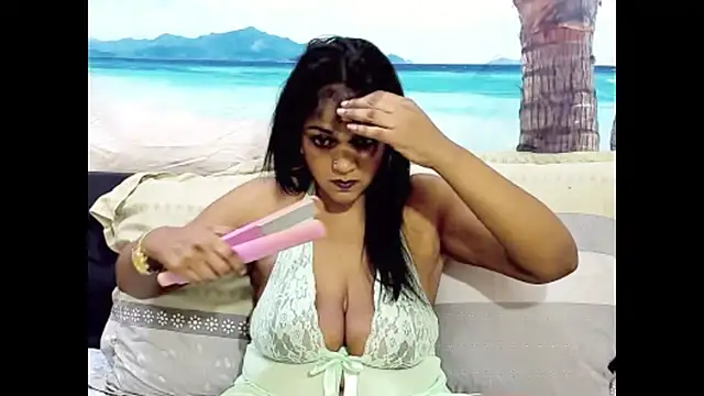 Snapshot of indianswtbella chatting on 12-17-25, 04:51 indianswtbella online show from 12-17-25, 04:51