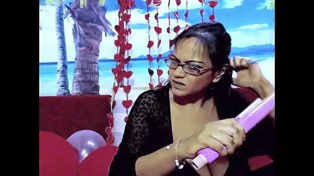 Snapshot of indianswtbella chatting on 02-16-26, 04:41 indianswtbella online show from 02-16-26, 04:41