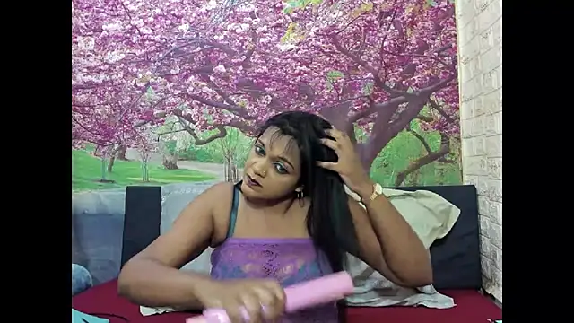 Snapshot of indianswtbella chatting on 07-06-26, 05:04 indianswtbella online show from 07-06-26, 05:04