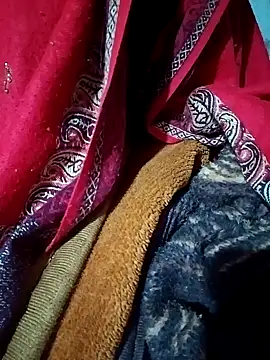 Lona2525 online show from 12-14-25, 06:34