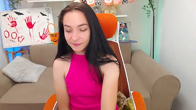 Snapshot of Emilly__Grey chatting on 10-18-25, 05:43 Emilly Grey online show from 10-18-25, 05:43