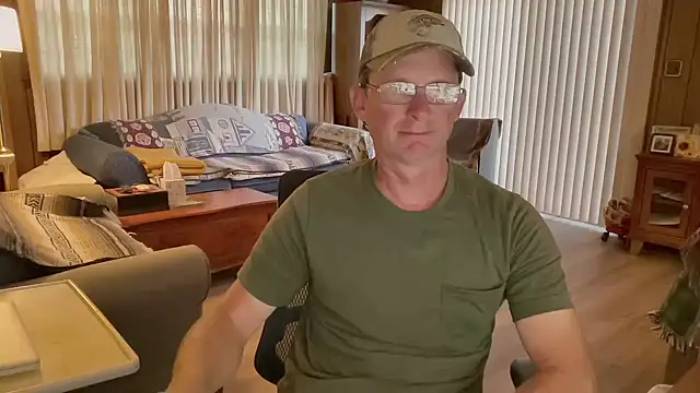guyhereoncam online show from 10-15-25, 10:21