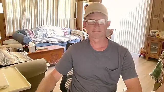 guyhereoncam online show from 10-18-25, 08:31