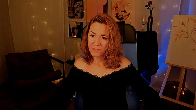 DonnaSmitth online show from 10-21-25, 03:24