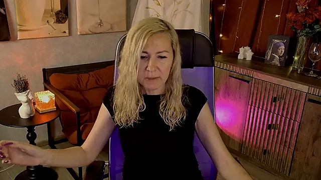 DonnaSmitth online show from 06-22-26, 07:11