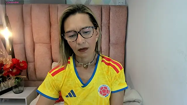 Issa Milf   online show from 07-03-26, 03:29