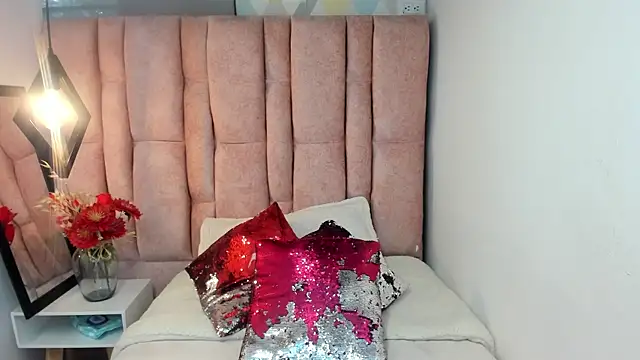 Issa Milf   online show from 07-24-26, 01:20