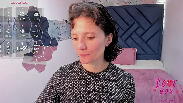 Snapshot of Valery_More__ chatting on 07-07-26, 01:37 Valery More online show from 07-07-26, 01:37