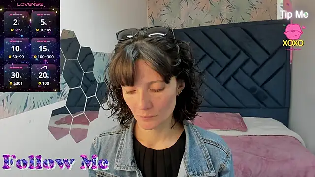 Snapshot of Valery_More__ chatting on 07-24-26, 01:09 Valery More online show from 07-24-26, 01:09