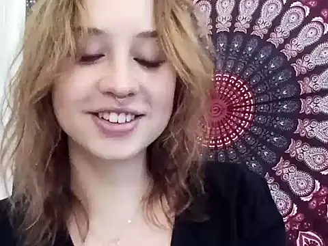 Snapshot of AdalynKiss chatting on 10-10-25, 05:28 AdalynKiss online show from 10-10-25, 05:28