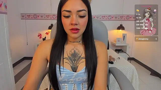 Snapshot of AndreaG_ chatting on 12-04-25, 04:11 AndreaG online show from 12-04-25, 04:11