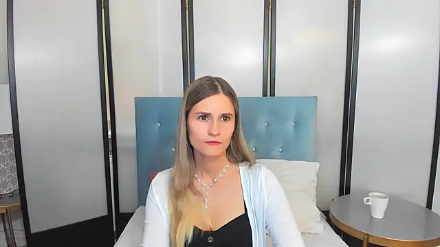 CatrinAmore online show from 10-16-25, 02:18