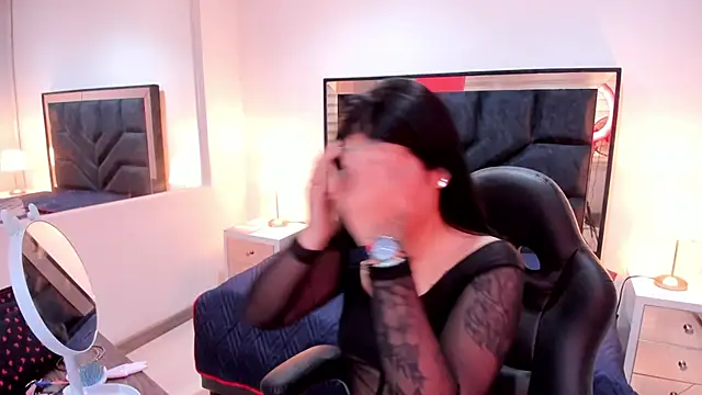 SusanVilla online show from 11-12-25, 07:35