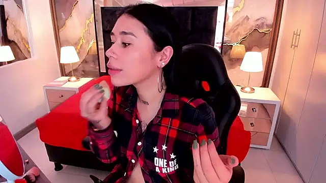 SusanVilla online show from 11-26-25, 07:37