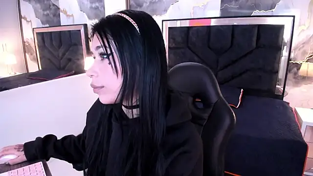 SusanVilla online show from 04-16-26, 07:47