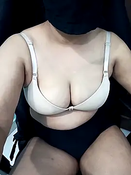 nakedqueen4u online show from 10-10-25, 06:40