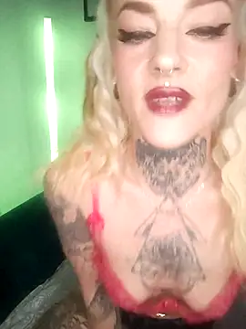 Snapshot of Peach420live chatting on 11-26-25, 02:01 Peach420live online show from 11-26-25, 02:01